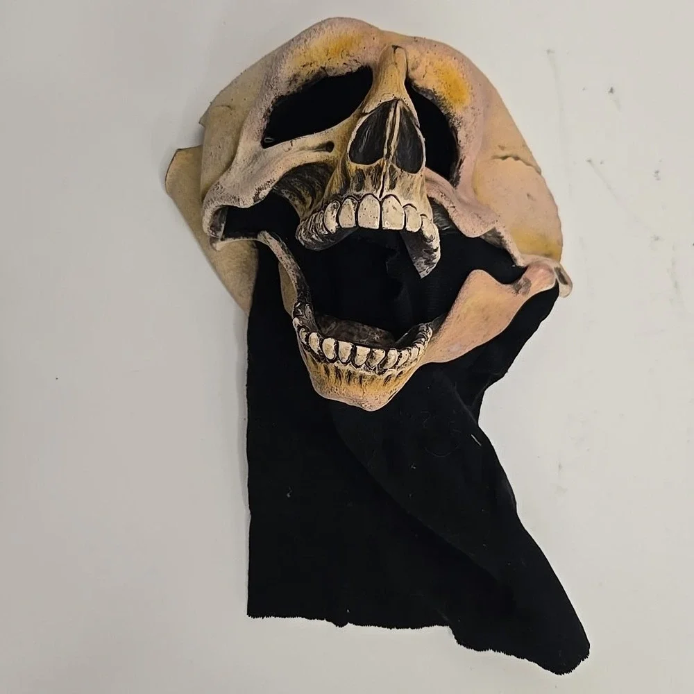 VTG Be Somethng Studio Halloween Skeleton Scull‎ Hooded Mask 1993 B.Y.
